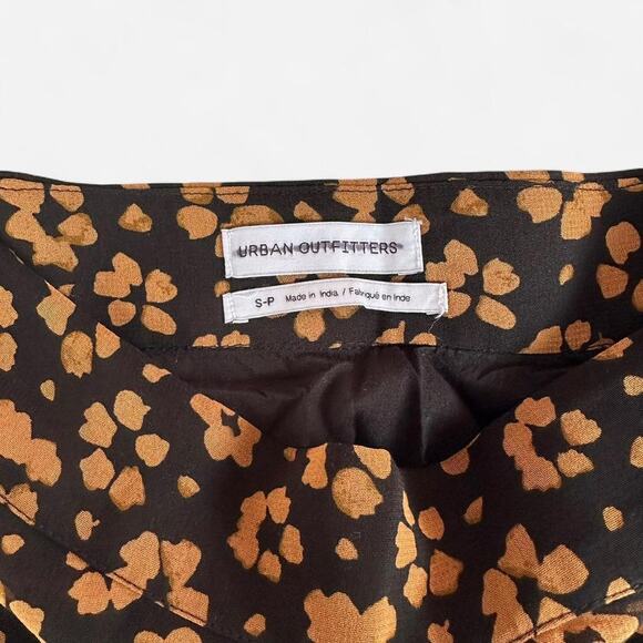 Urban outfitters black chiffon mini skirt - Picture 2 of 4